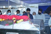 Chiranjeevi Pays Last Respcets to Sirivennela Sitaramasastri